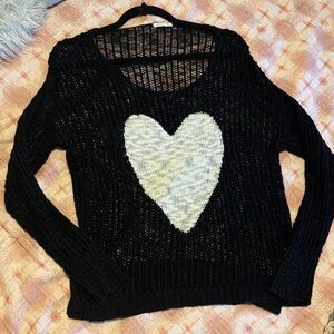 Debut M/L long sleeved knitted heart top